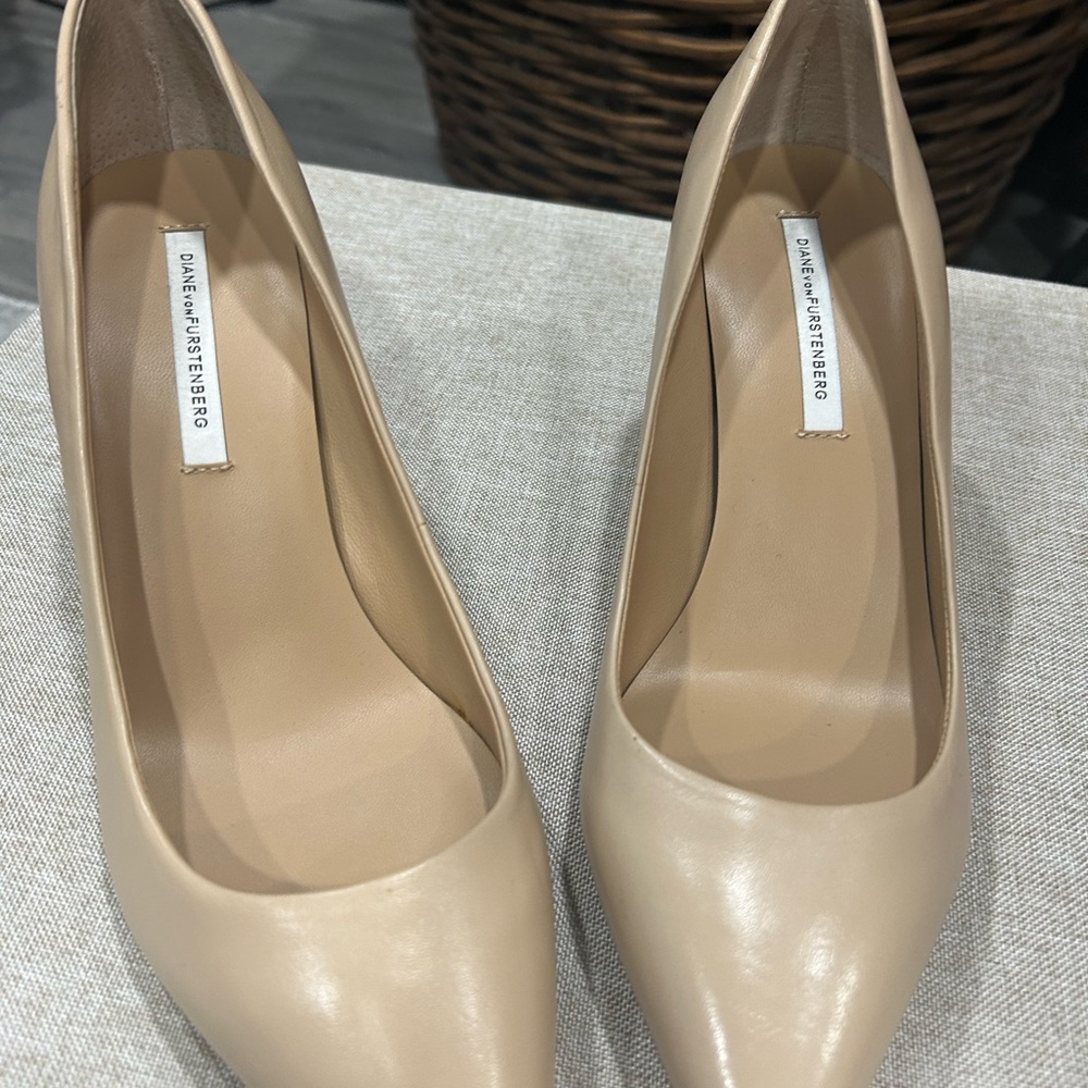 Diane Von Furstenberg Nude Heels